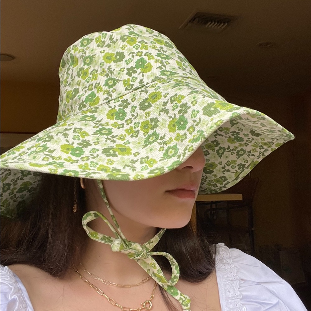 Lack of Color Ivy Bloom Holiday Bucket Hat